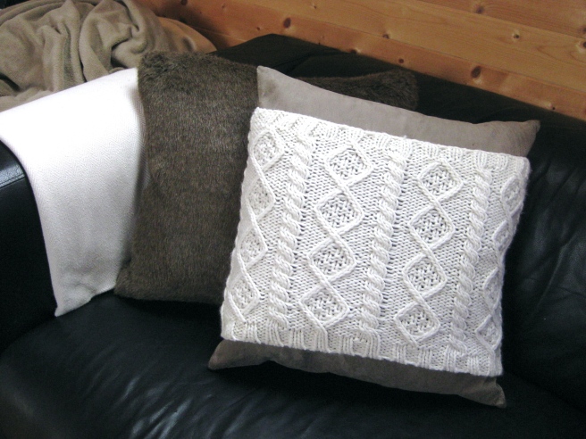 Easiest, Cheapest Cable-Knit Pillow Cover DIY | Random Housewifery